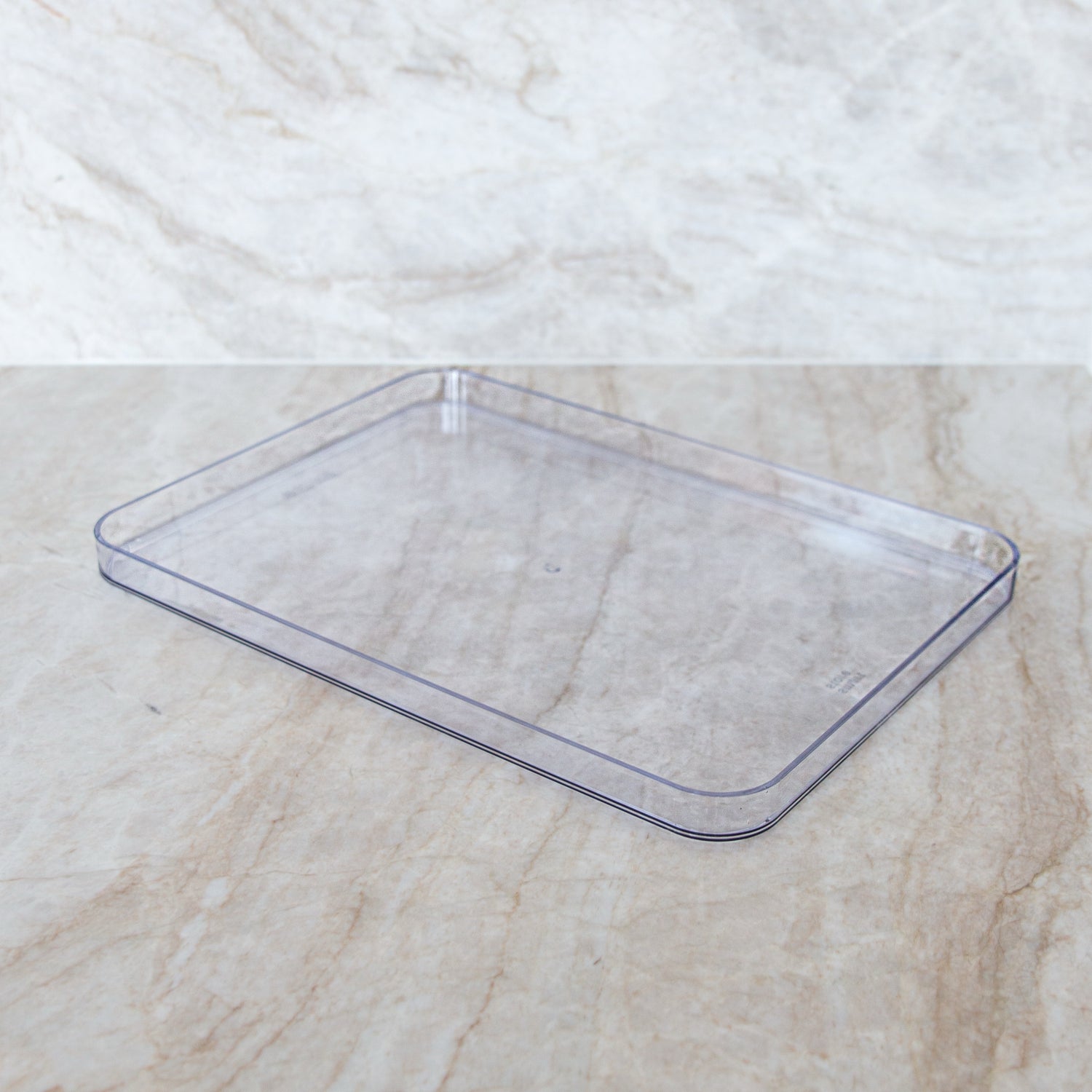 Opbevaringskasser med låg – sådan organiserer du hjemmet