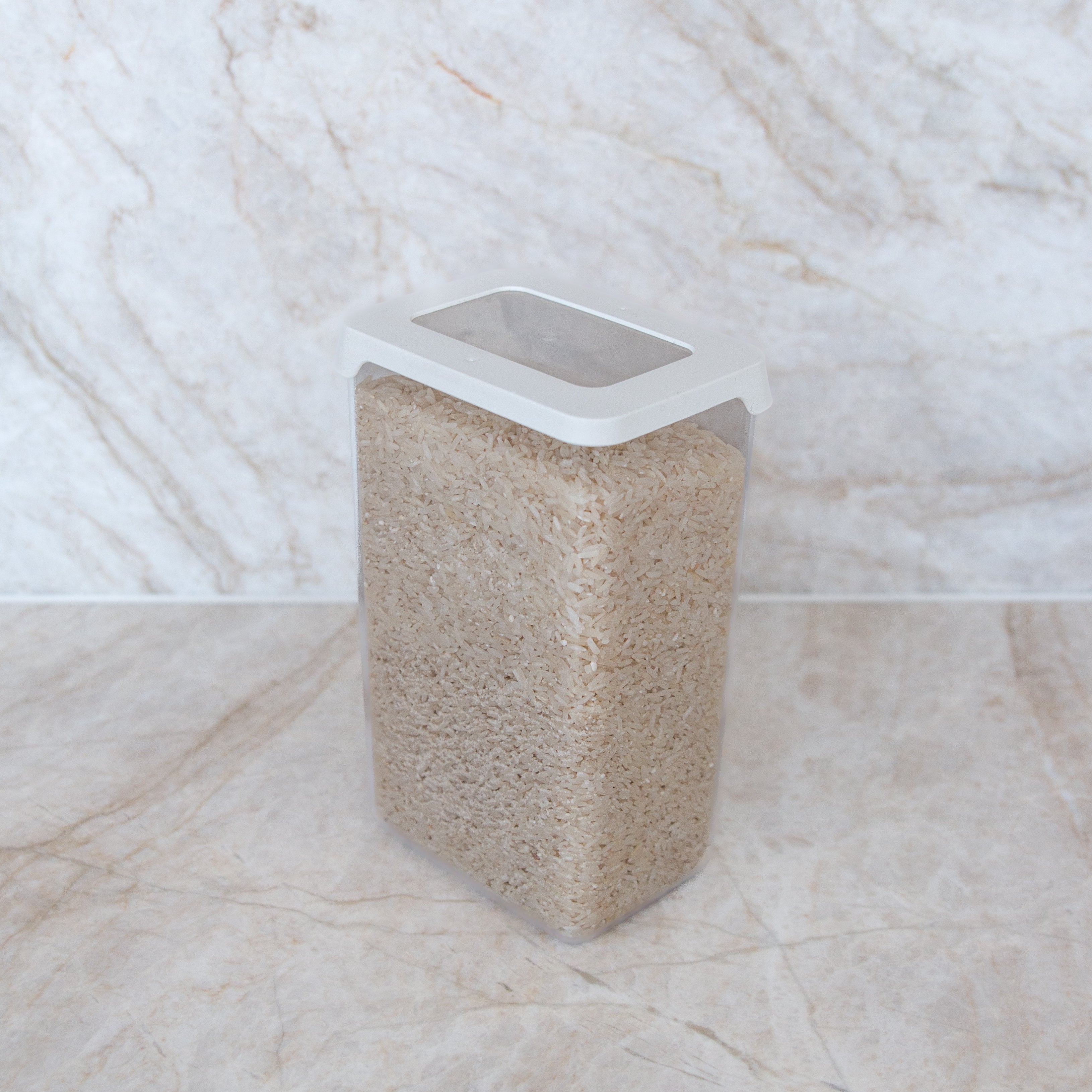 Små plastkasser - organiser køkken, bad og garderobe nemt