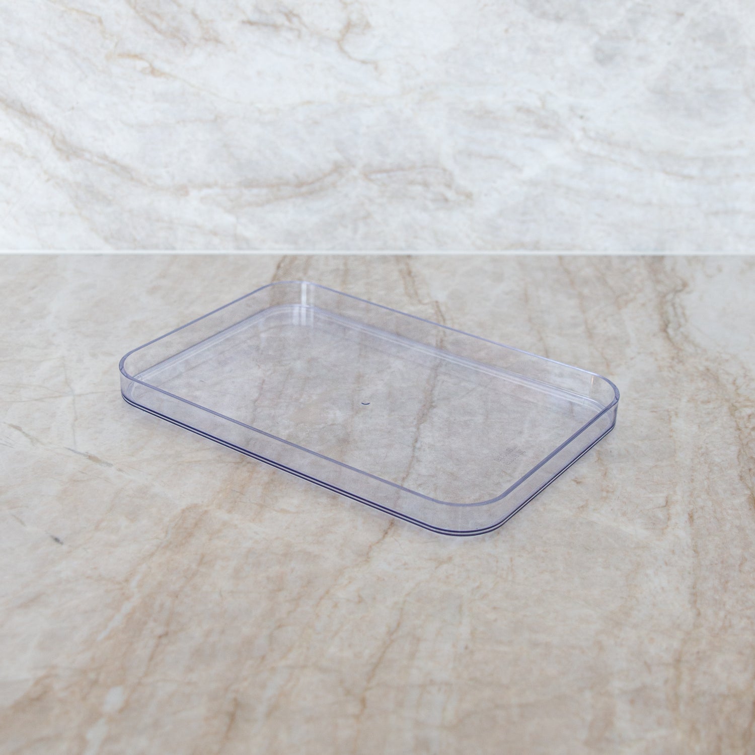 Plastkasser med låg - få styr på køkken, køl og frys i dag