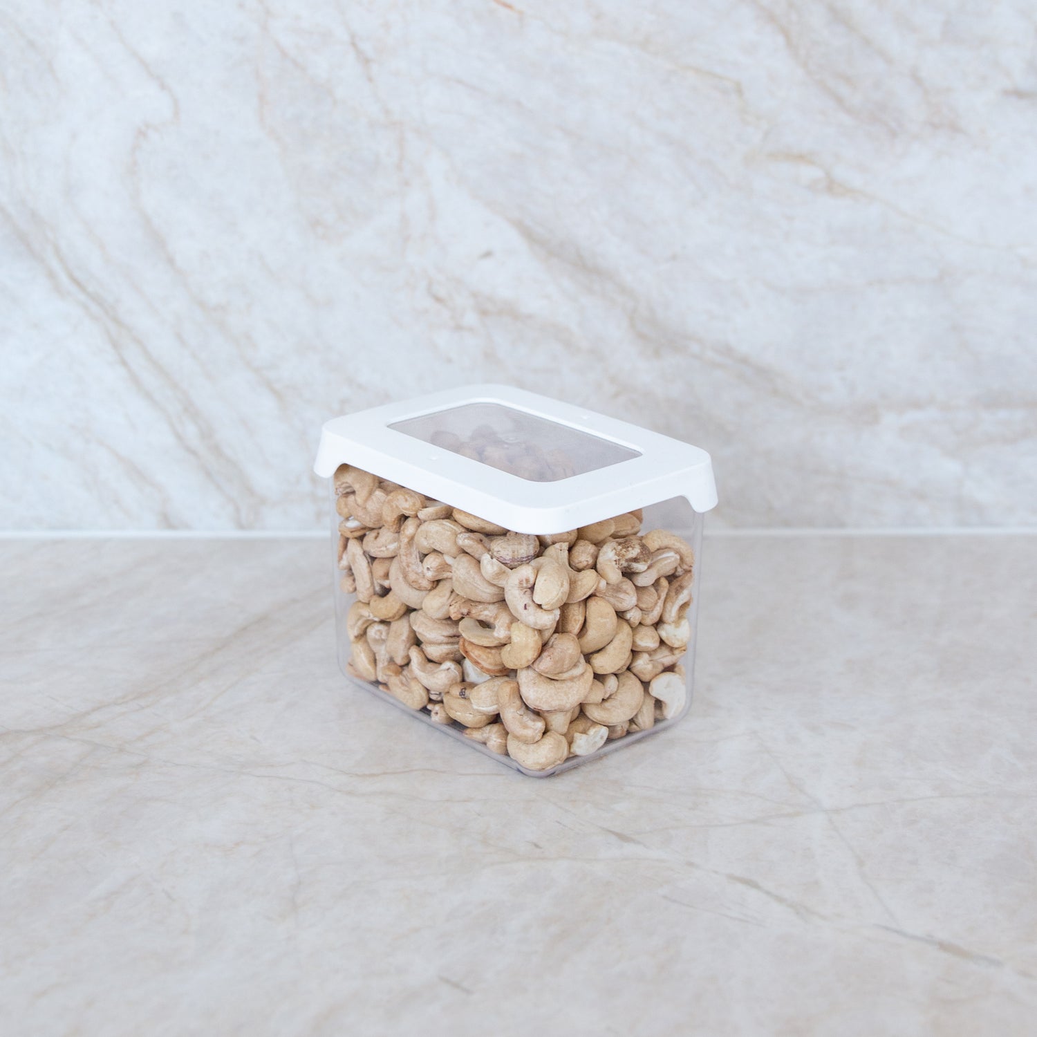 Opbevaringsboks med låg - se tips til nem organisering