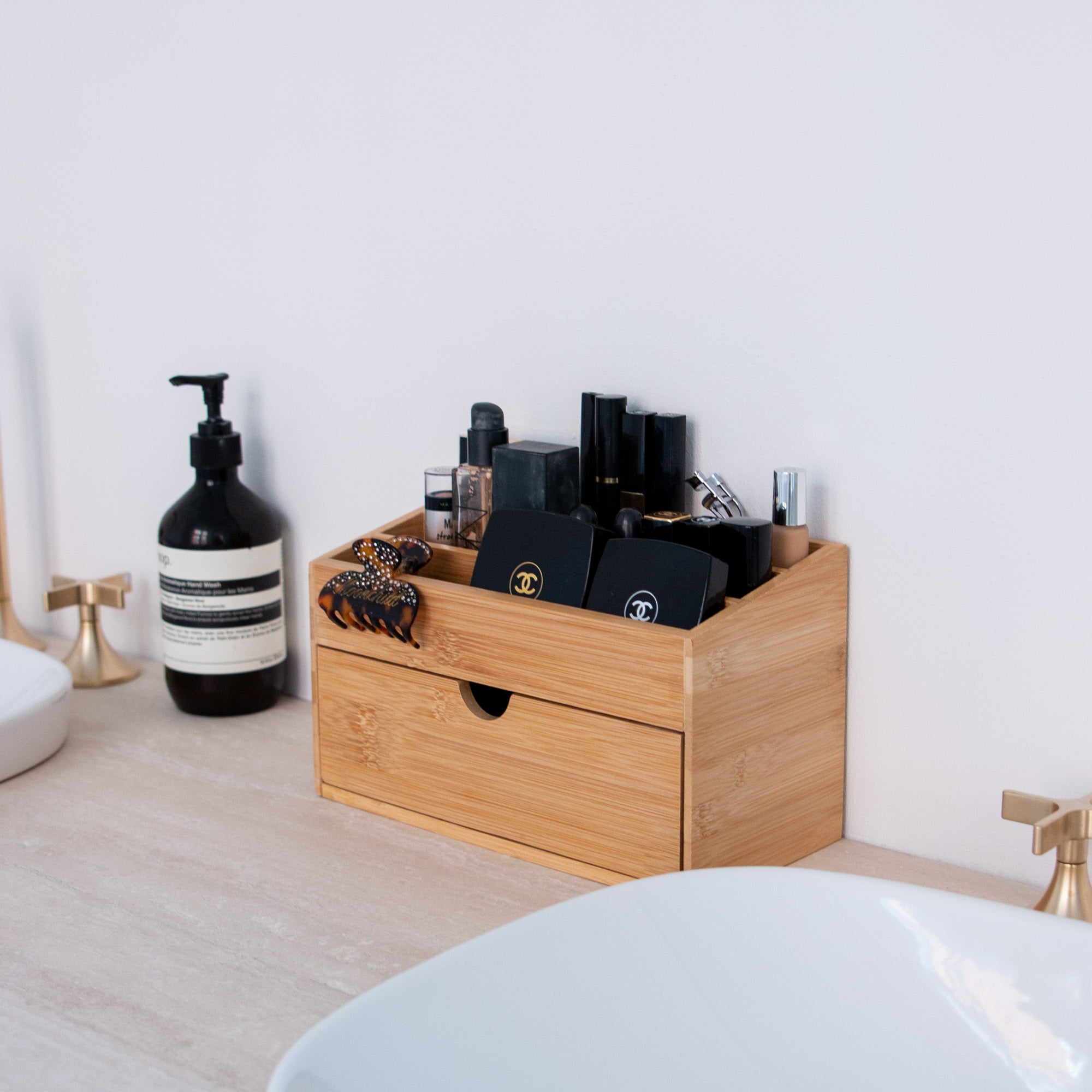 Make-up-Aufbewahrung mit Schublade