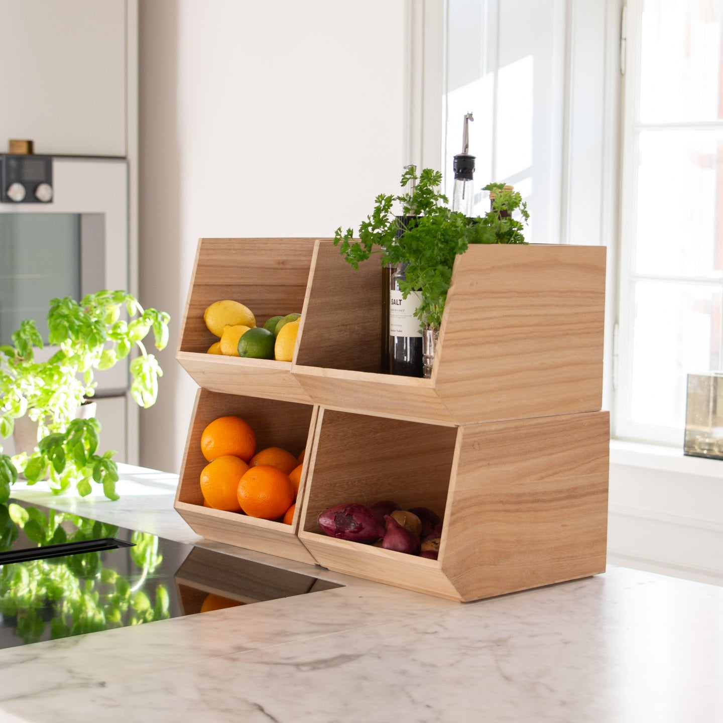 Stackable shelving unit
