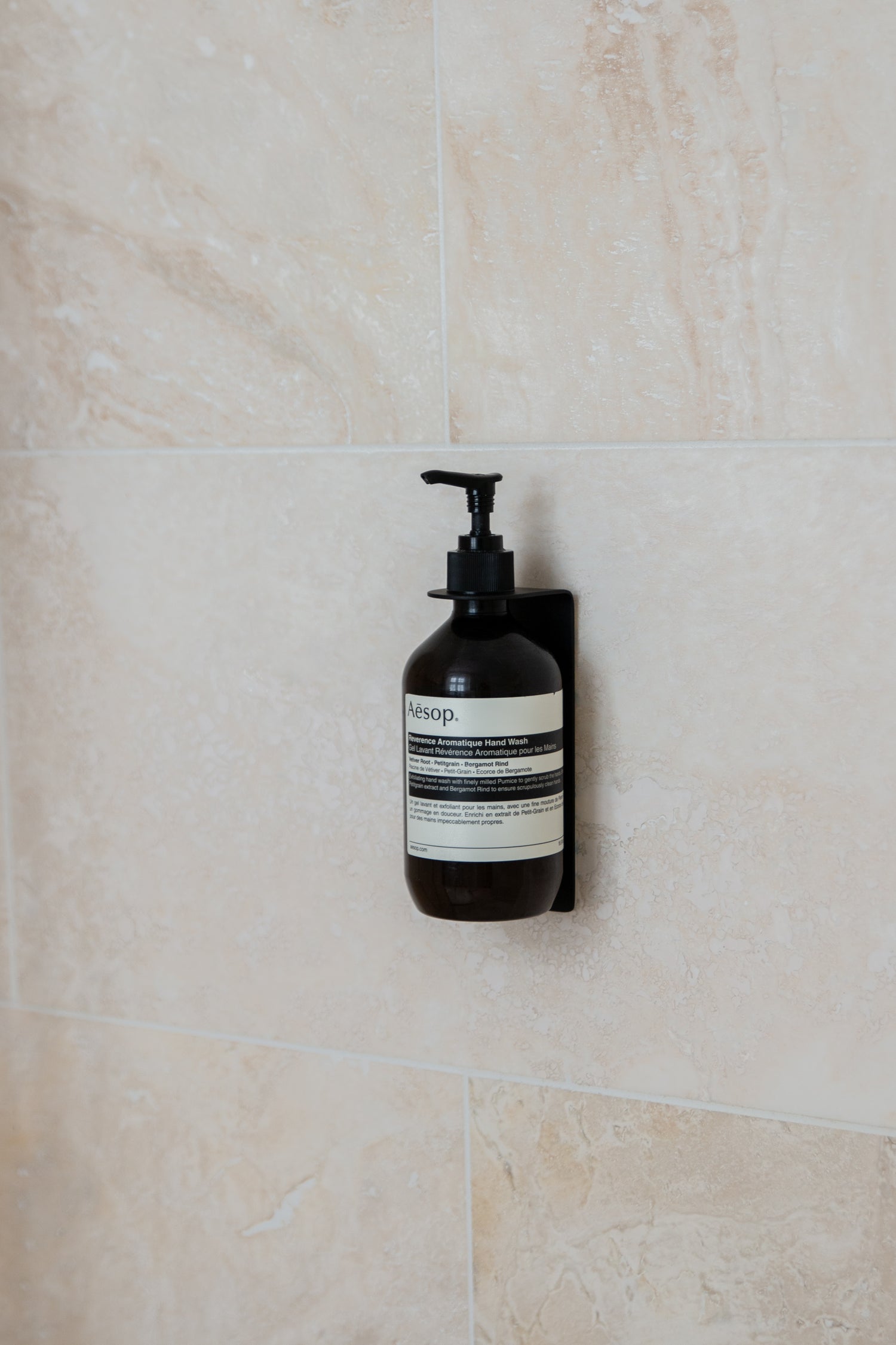 Brusehylde hjørne - Find din stil og monter uden at bore