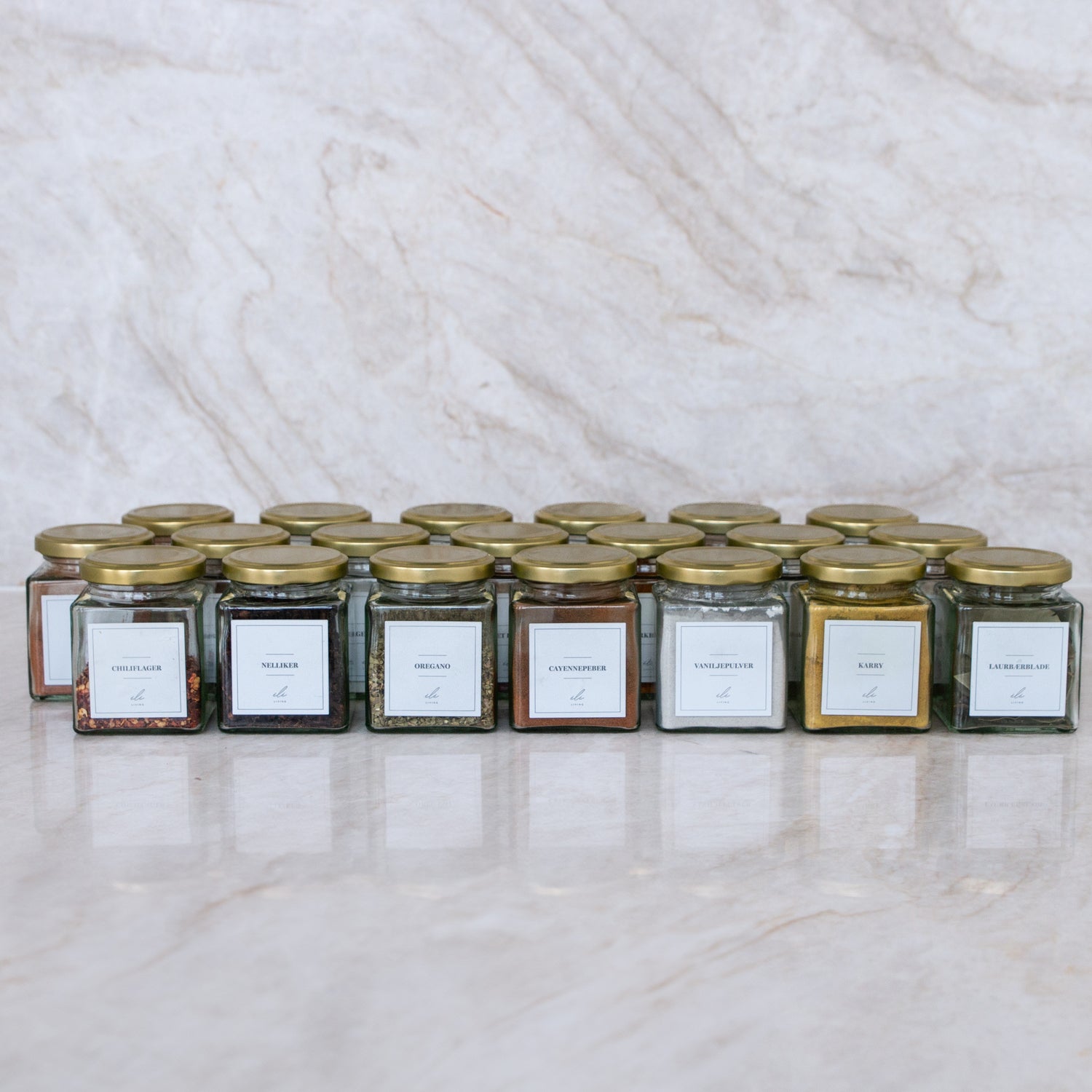 Glas til krydderier – Skab overblik med labels og drejefad